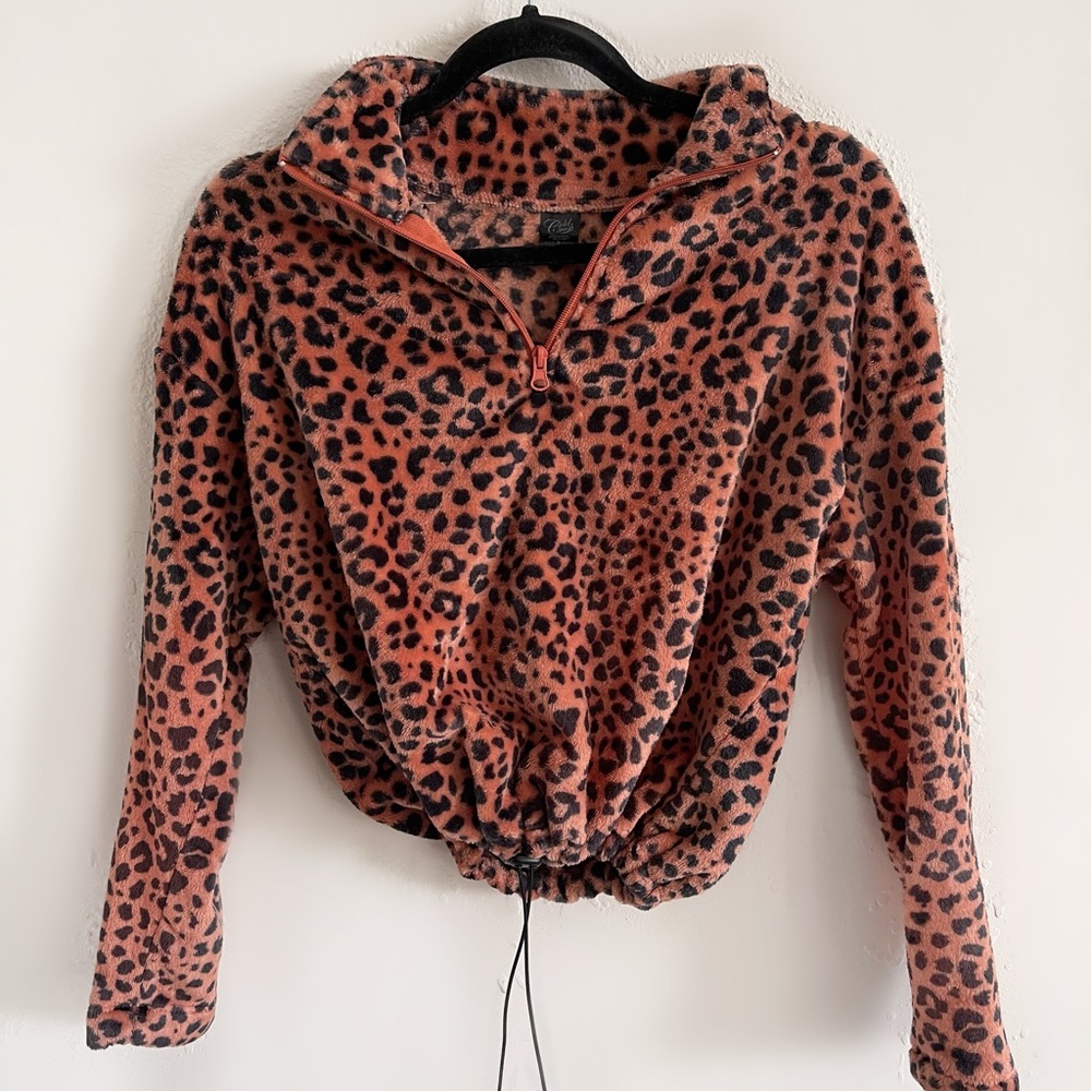 Small peach leopard semi-cropped sweater